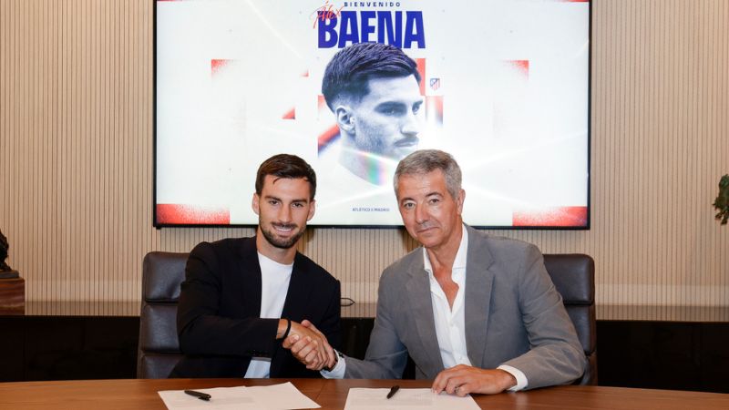 El mediocampista español, Álex Baena, firmó como nuevo futbolista del Atlético de Madrid.