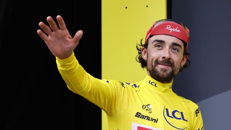 Ben Healy se quedó con el maillot amarillo con 29 segundos por delante de Tadej Pogacar.