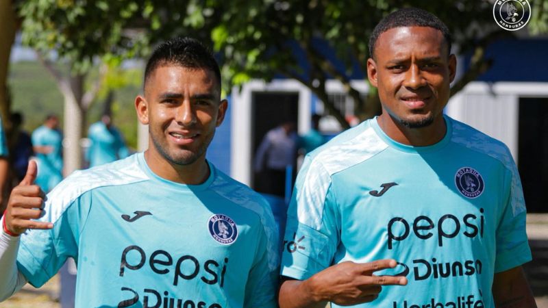 Carlos Argueta y Luis Santamaría Crisanto se disputarán la titularidad en la banda derecha de Motagua.