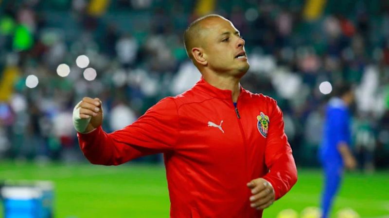 El experimentado Javier "Chicharito" Hernández, utilizó sus redes sociales para disculparse.