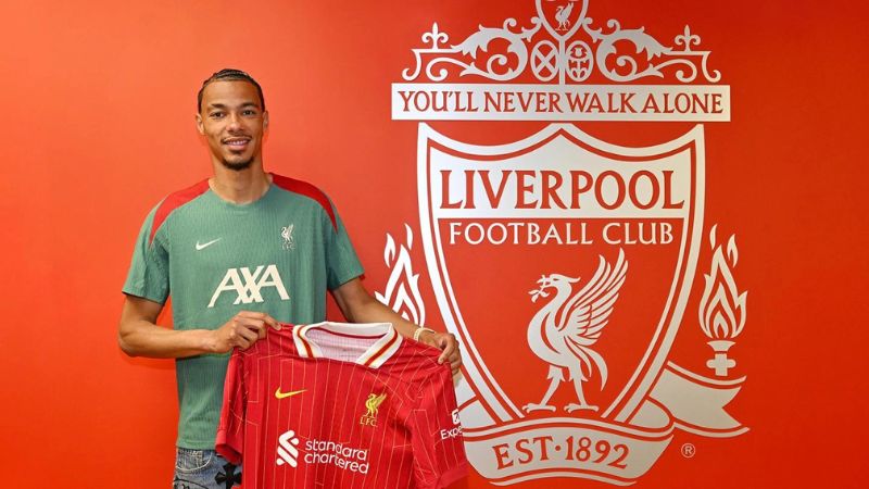 El Liverpool anunció este miércoles la contratación del delantero francés, Hugo Ekitike.