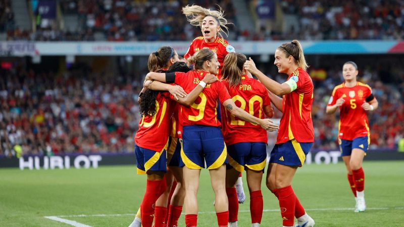 España derrotó 5 a 0 a Portugal en su debut en la Eurocopa femenina.
