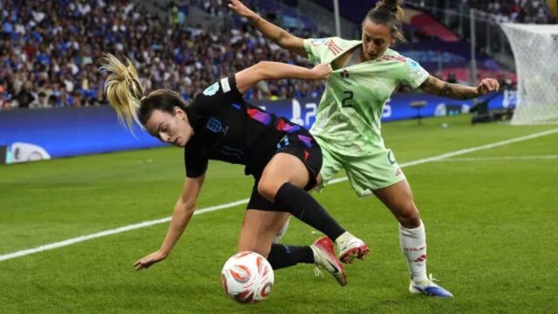 Las inglesas tuvieron que pelear para conseguir remontar el partido ante las italianas.