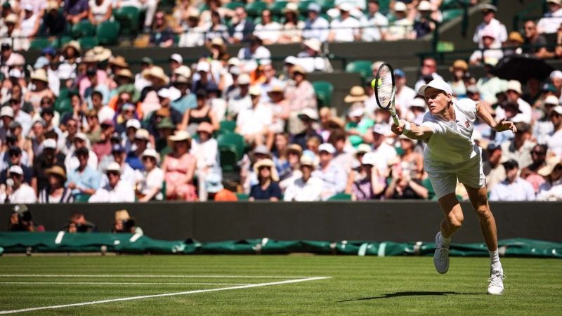 Jannik Sinner espera llegar a la final de Wimbledon contra el español, Carlos Alcaraz.