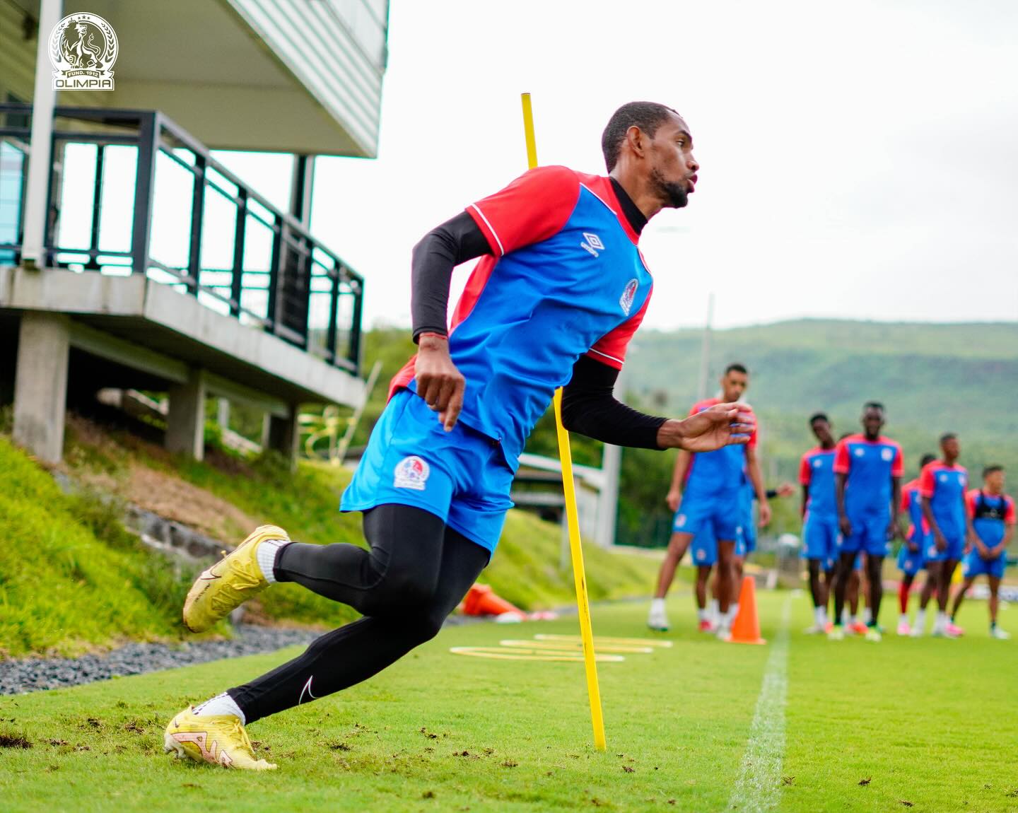 El experimentado delantero, Jerry Bengtson, renovó por un año más con el Olimpia.