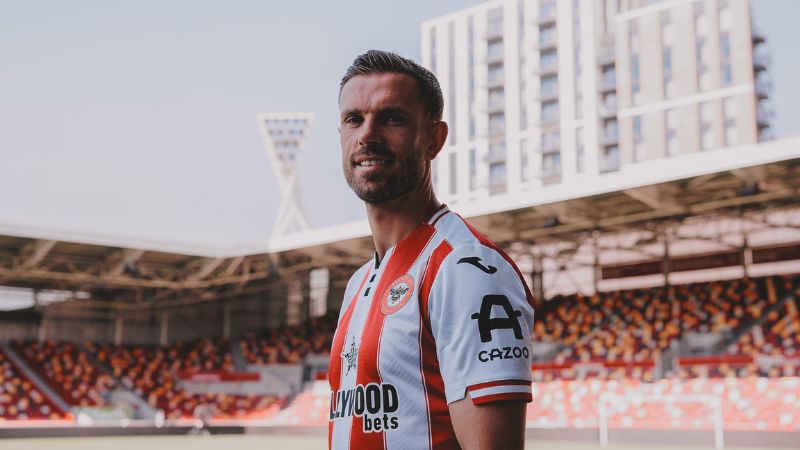 El Brentford de la Premier League, anunció el fichaje del ex capitán del Liverpool, Jordan Henderson.