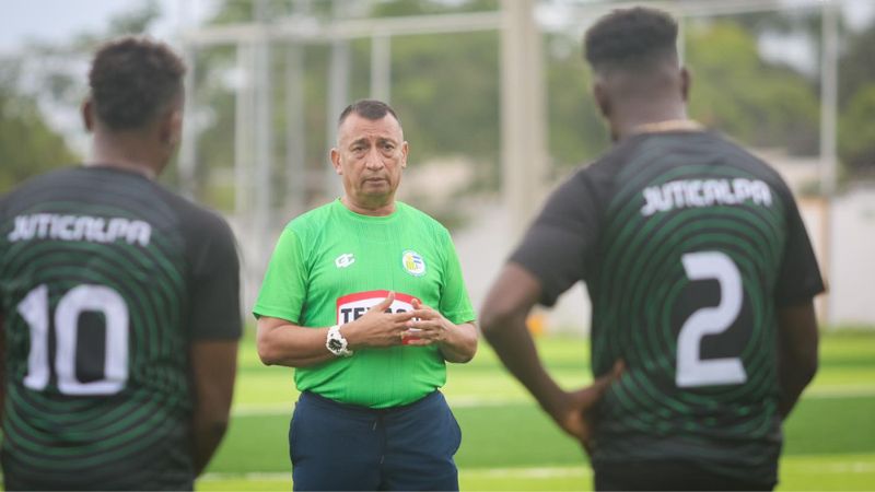 El técnico de Juticalpa FC, José Huberto Rivera, reporta listo su equipo para el debut en el torneo de Apertura, el viernes contra CD Choloma.