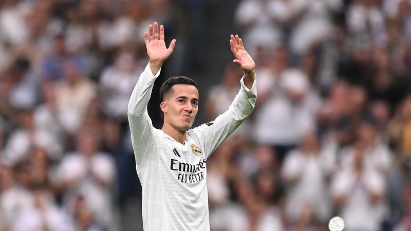 El Real Madrid anunció este miércoles la salida del futbolista español, Lucas Vázquez.