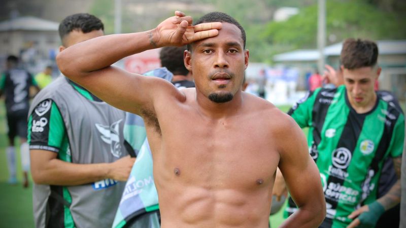 Por tanta demanda, está en duda que Luis Santamaría Crisanto pueda pasar a Motagua.