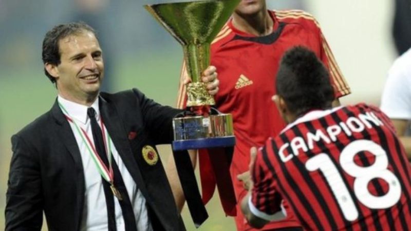 Massimiliano Allegri levantó el "Scudetto" número 18 para el AC Milán en la temporada 2010/11.