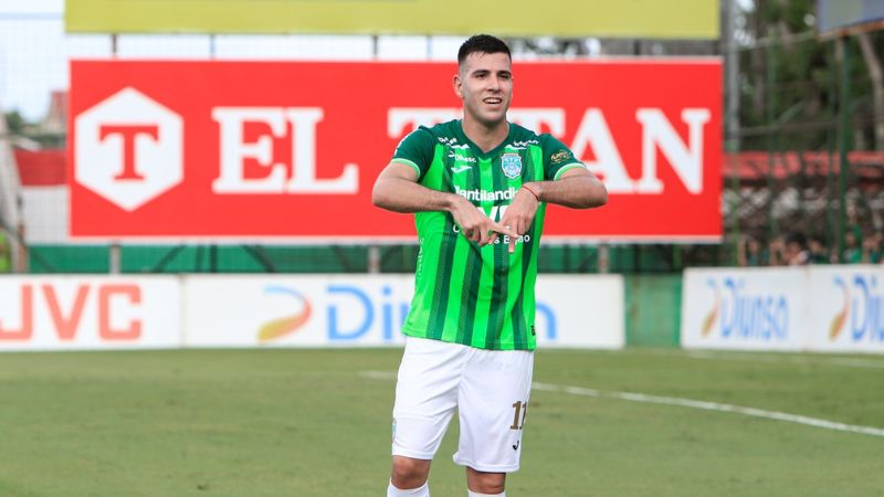El delantero argentino, Nicolás Messiniti, suma cuatro goles en dos partidos del torneo de Apertura.