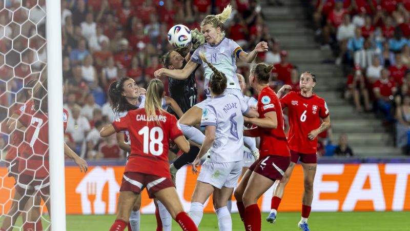 Ada Hegerberg marcó el primer gol de Noruega ante Suiza en la Eurocopa Femenina.
