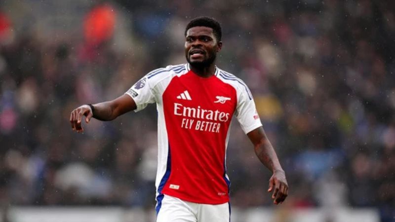 El futbolista ghanés terminó contrato con el Arsenal recientemente y se encuentra sin equipo.