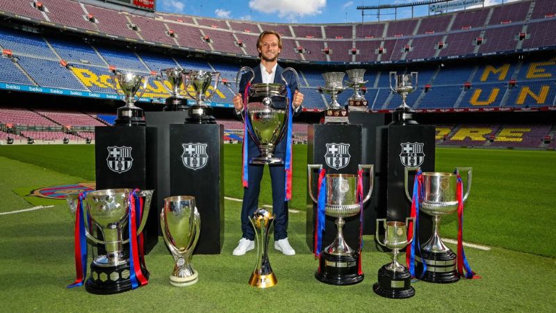 Rakitic conquistó 13 títulos con el equipo culé.