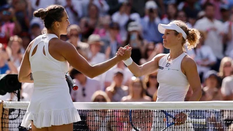 Sabalenka y Siegemund estrecharon sus manos al finalizar el juego.