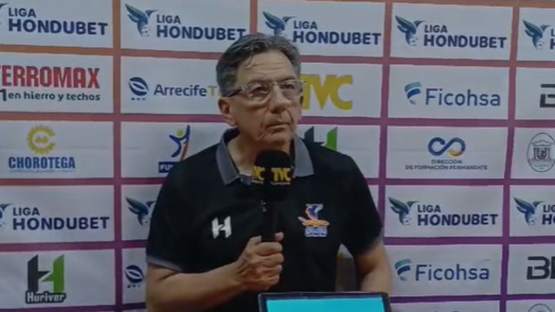 El técnico de Lobos UPNFM, Salomón Nazar, ya piensa en Olimpia.
