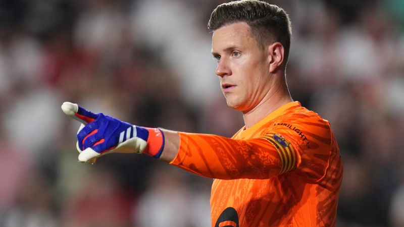 El portero del Barcelona Marc-André Ter Stegen se someterá a una operación en la espalda.