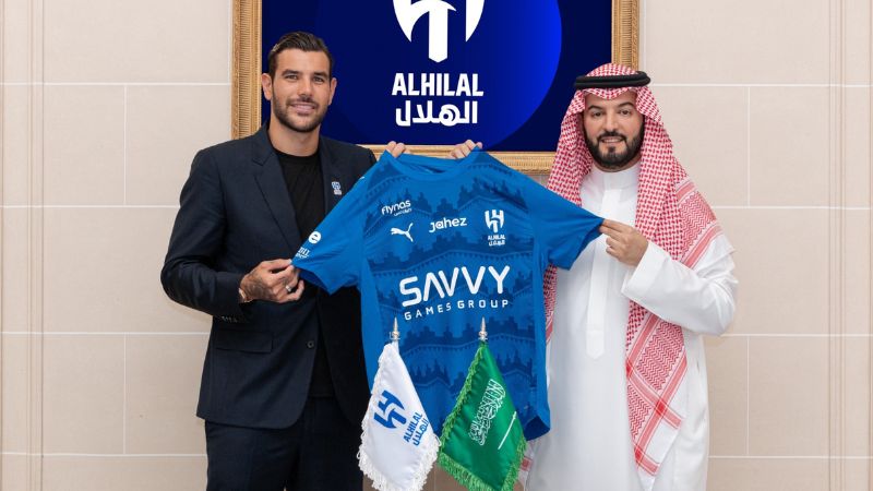 El Al Hilal y el AC Milan llegaron a un acuerdo para el fichaje del lateral francés, Theo Hernández.