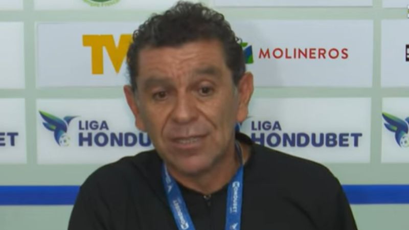 El técnico de Victoria, David Patiño, pone a disposición su cargo, pero asegura que él no renunciará.