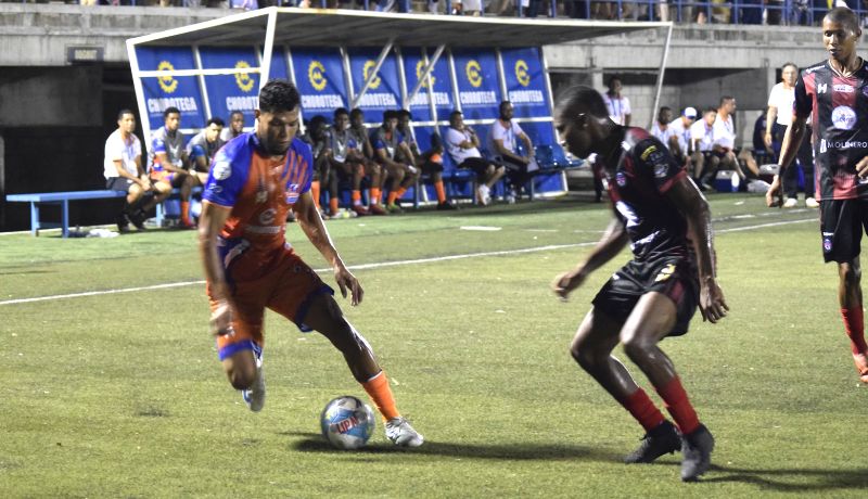 Lobos vs Choloma