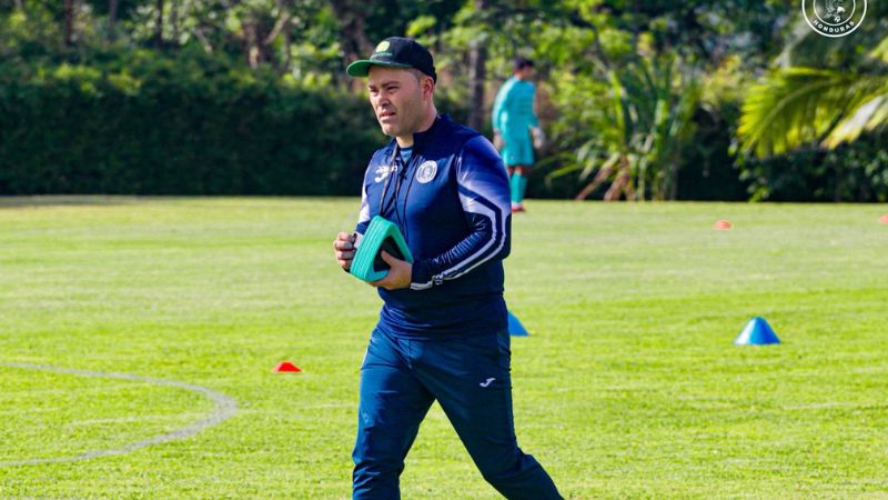 El técnico de Motagua, Javier López, avala la llegada del delantero brasileño, Jhon Kleber Oliveira da Silva.