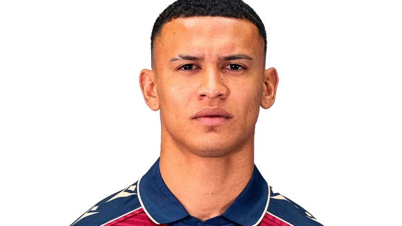 El volante de contención hondureño, Kervin Arriaga, debutaría con el Levante hasta la tercera jornada contra el Elche.
