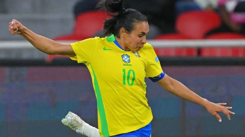La estrella de las brasileñas, Marta, buscará levantar su último trofeo con la selección carioca.