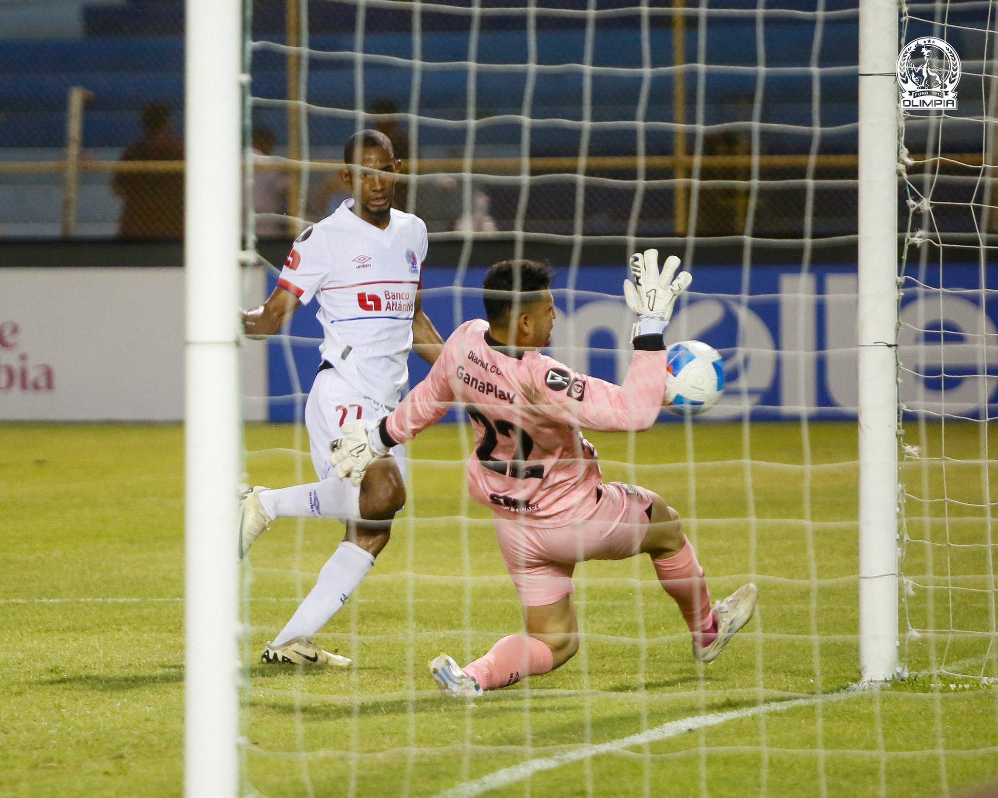 Olimpia rescató un punto frente al Águila que lo tiene casi en la siguiente fase de la Copa Centroamericana de la Concacaf.