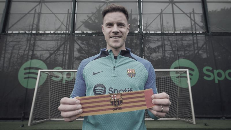 El Barcelona anunció este jueves que decidió revocar la capitanía a su arquero, Marc-André Ter Stegen.