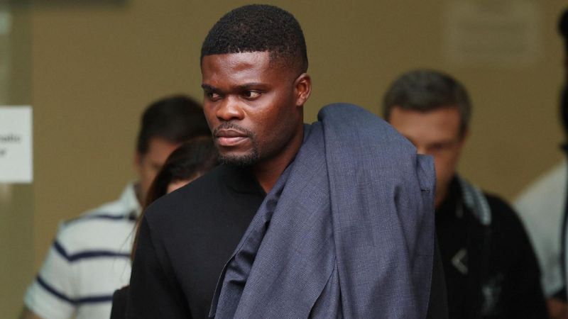 El exfutbolista ghanés del Arsenal, Thomas Partey, quedó en libertad condicional.