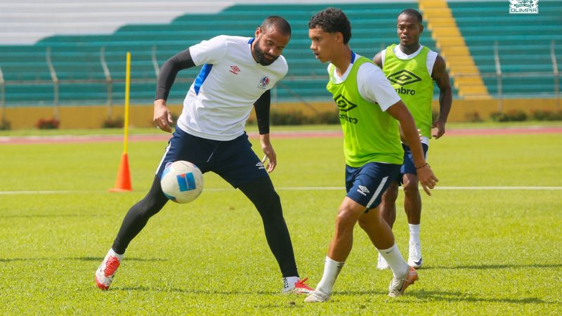 Edrick Menjívar se resiente de recarga muscular y podría descansar este miércoles contra Potros de Olancho FC.