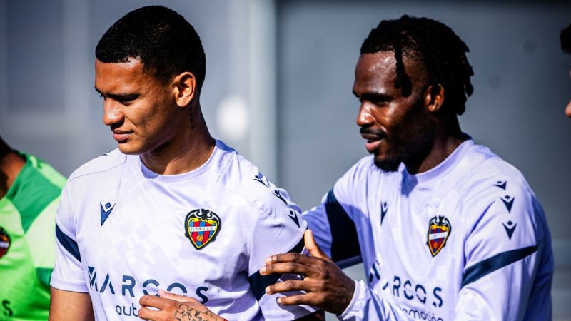 El mediocampista hondureño, Kervin Arriaga, ya tuvo los primeros minutos con el Levante de la primera división de España.